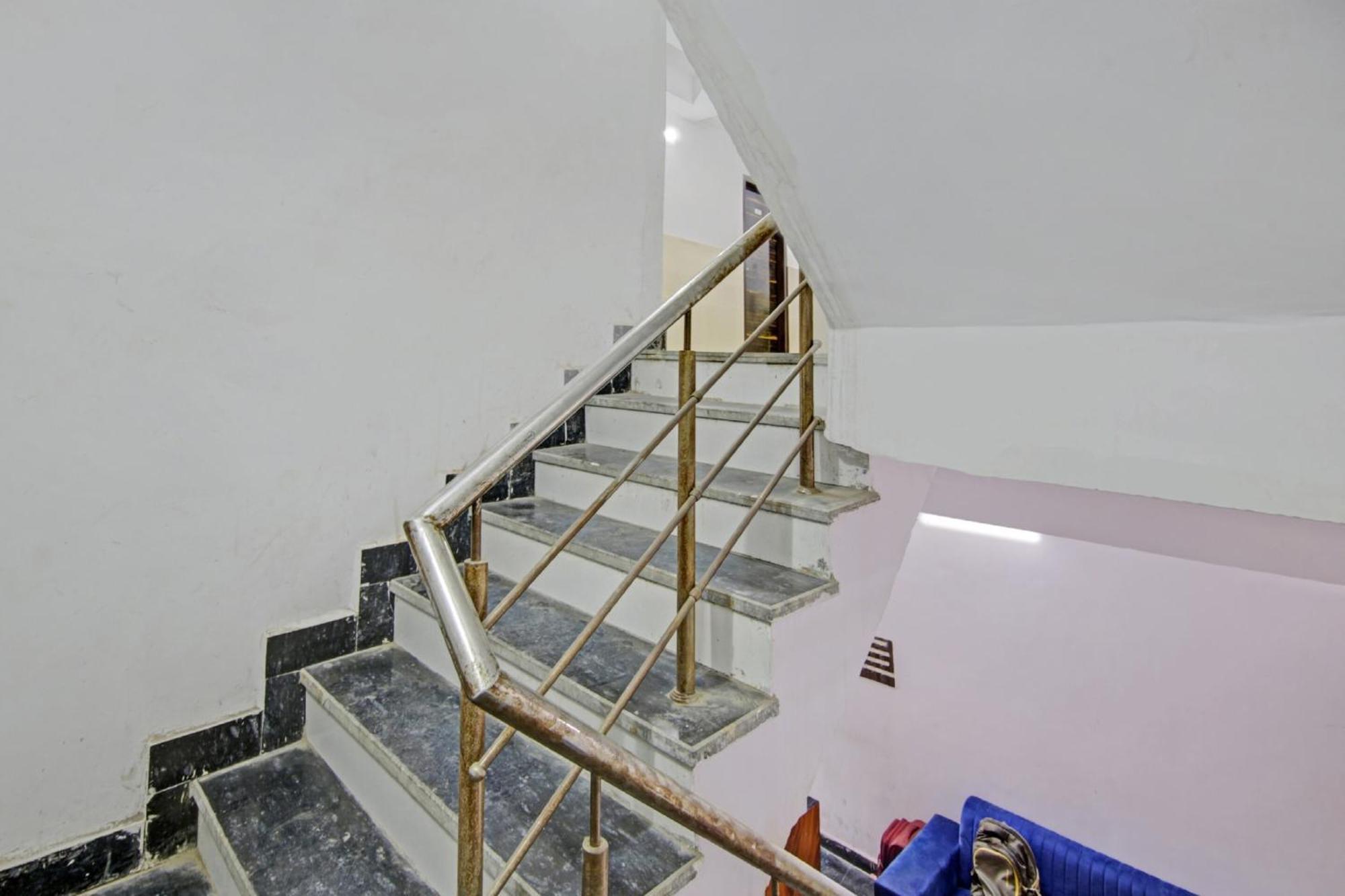 Green Olive Hotel New Delhi